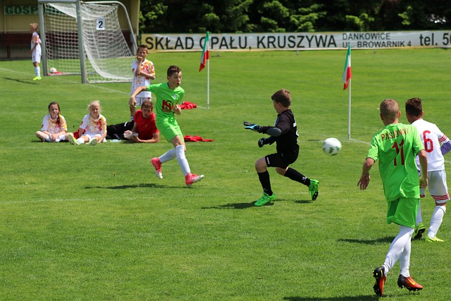 攻防两端仍 攻防两端仍